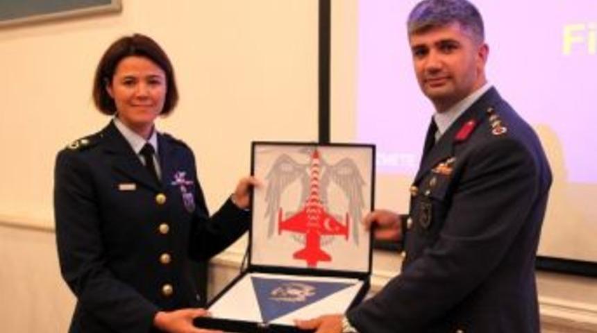 T&uuml;rk Yıldızları&rsquo;na İlk Kez Bir Kadın Filo Komutanı Olarak Atandı