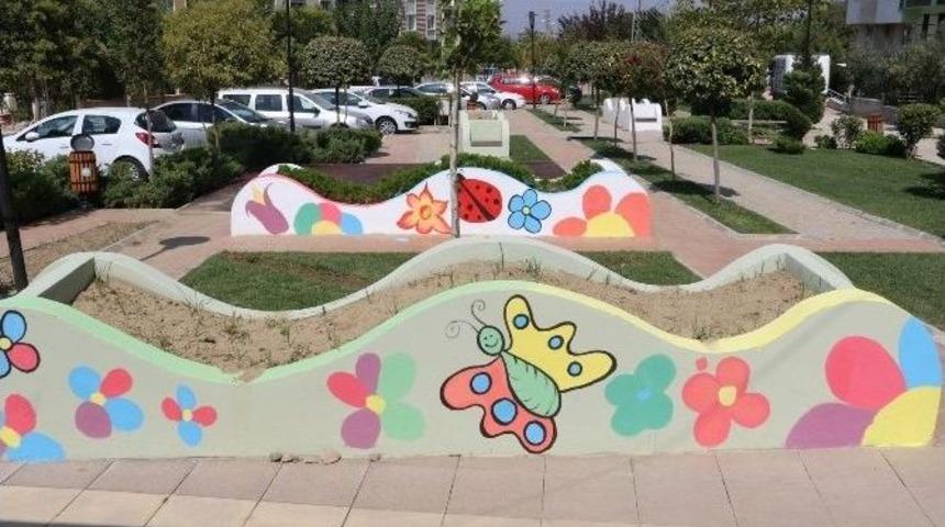 Minik &Ouml;ğrencilerin Resim Tutkusu