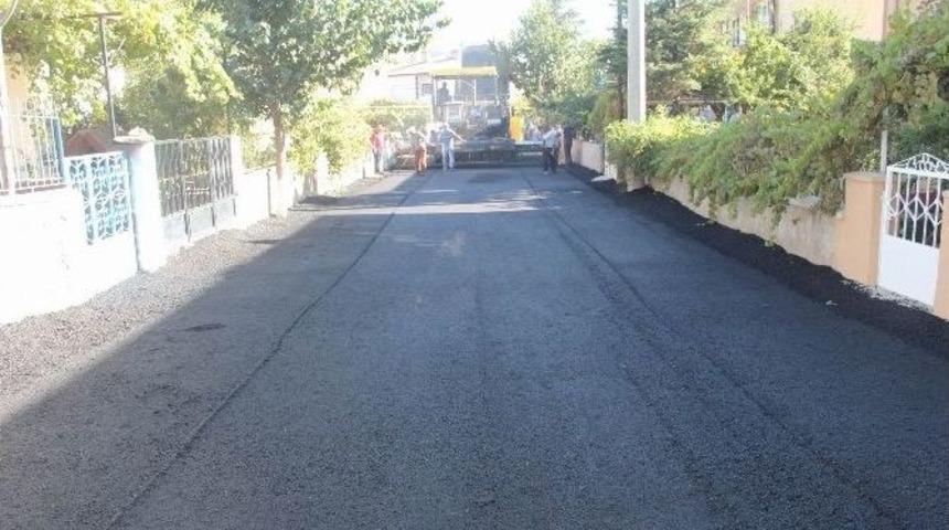 Asfaltlama &Ccedil;alışmaları Aşağı Everek Mahallesinde Devam Ediyor