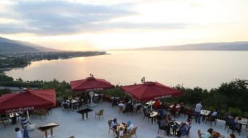 Sapanca Belediyesi Seyir Terası Hizmete A&ccedil;ıldı