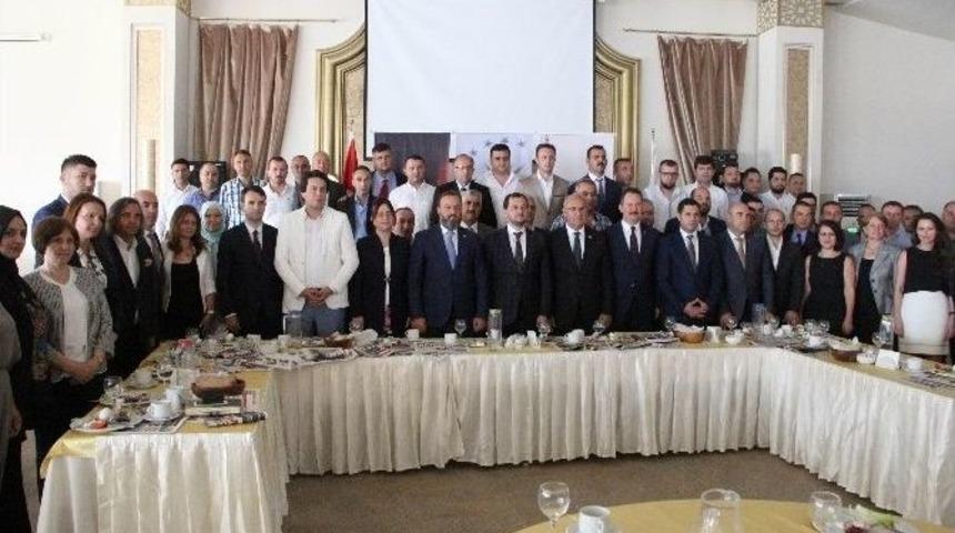 Ak Parti İl Teşkilatı Yeni Y&ouml;netimi Tanıtım Toplantısı