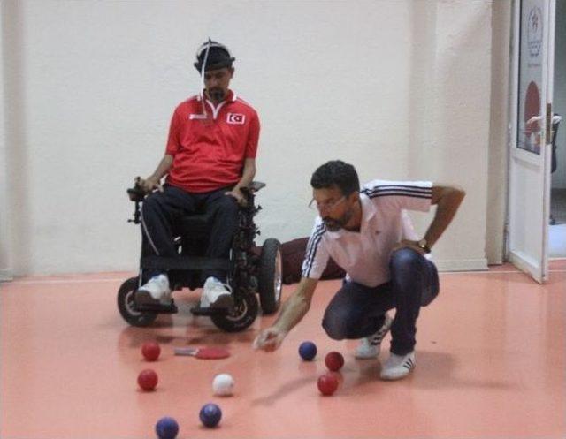 Ağır Derece Engelli Bireylerin Oynayabildiği Boccia Sporu Tanıtıldı