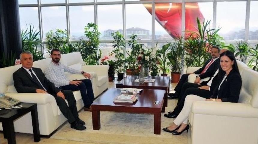 &Ccedil;iğdem Karaaslan&rsquo;dan Rekt&ouml;r Bilgi&ccedil;&rsquo;e Ziyaret