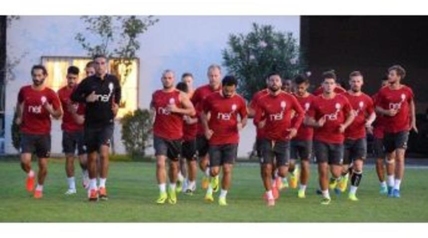 Galatasaray, Kayserispor Ma&ccedil;ı Hazırlıklarını S&uuml;rd&uuml;r&uuml;yor