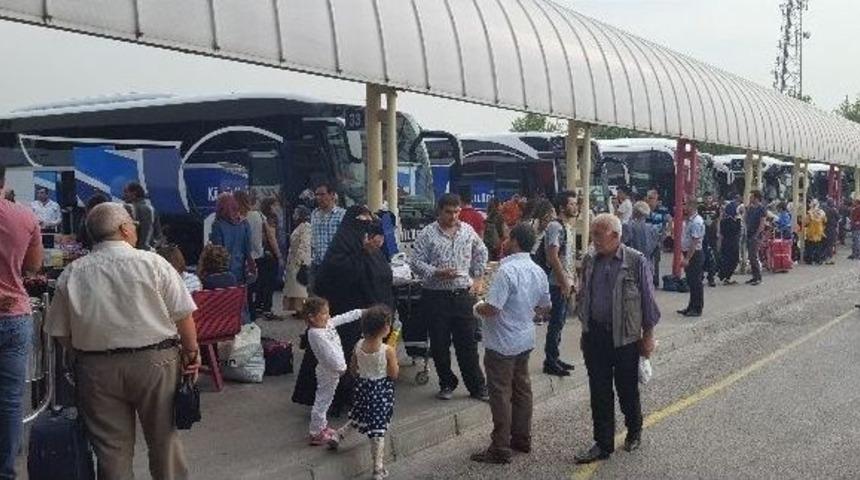 Terminallerde Bayram Yoğunluğu
