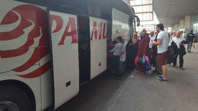 Terminallerde Bayram Yoğunluğu