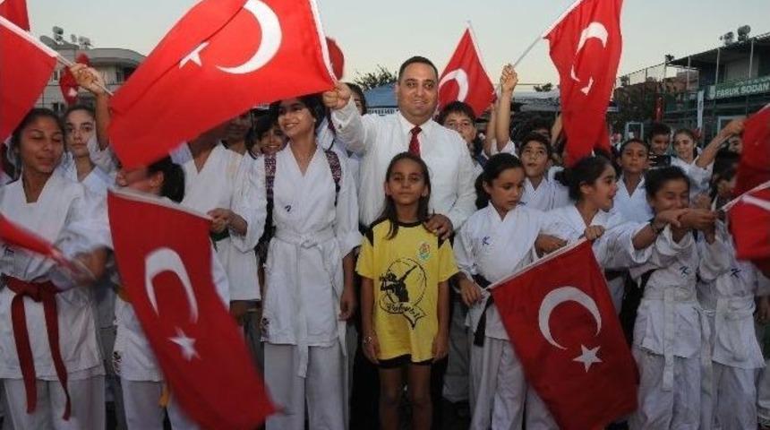 Tarsus’ta Yaz Spor Okulları’na Katılan Sporculara Sertifika