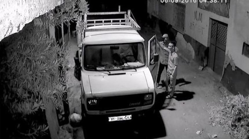 Kamyoneti Dans Ederek &Ccedil;aldı