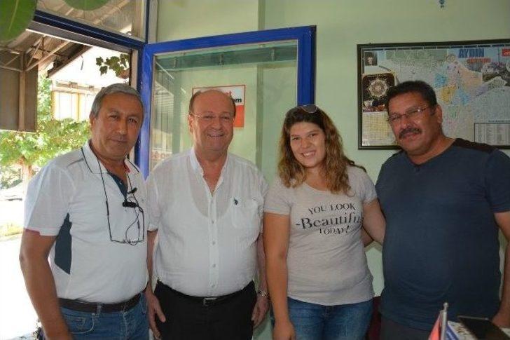 Başkan Özakcan Esnafın Bayramını Kutladı G2