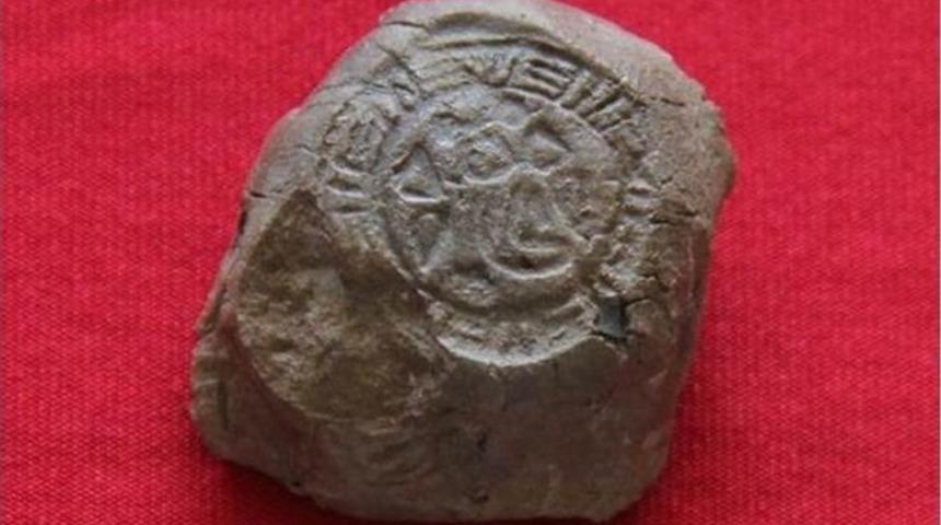 Tatarlı H&ouml;y&uuml;k Kazılarında "pati"nin M&uuml;hr&uuml; &Ccedil;ıktı