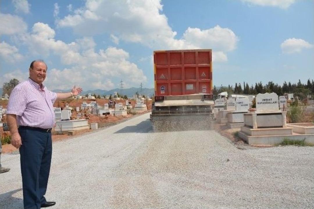 Kemer Mezarlığı&rsquo;ndaki Toprak Yollar Asfaltlandı