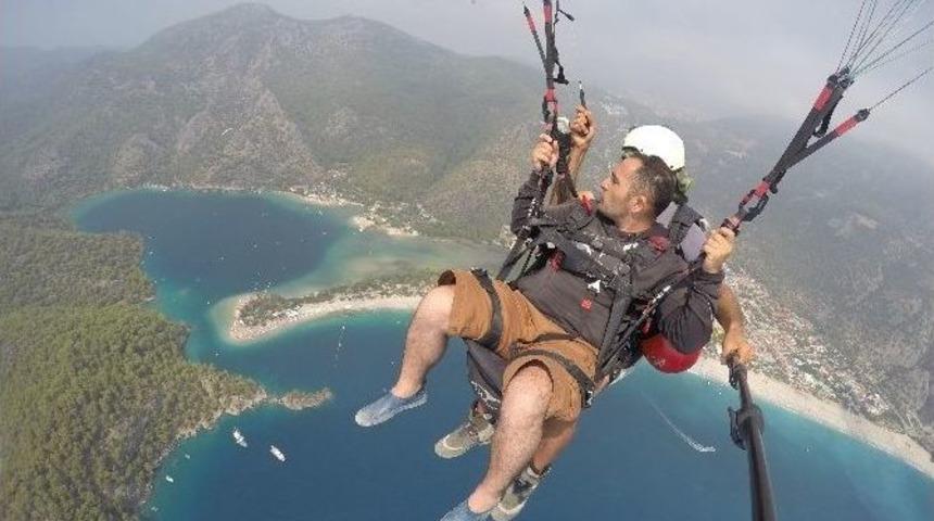 İlk Defa Paraş&uuml;tle Atlayan Tatilci Krize Girdi