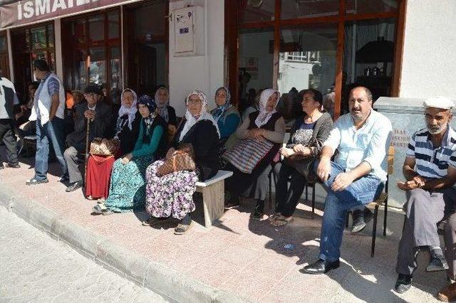 Niksar’da Yaşlılık Maaşı Kuyruğu