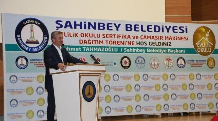 Evlilik Okulundan 173 &Ccedil;ift Daha Mezun Oldu