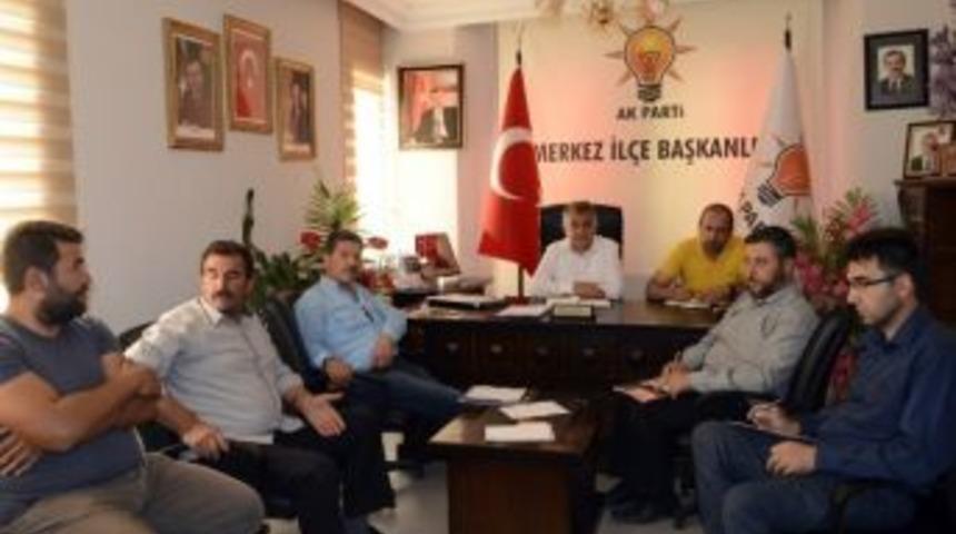 Ak Parti K&ouml;y Muhtarlarının Sıkıntılarını Dinledi