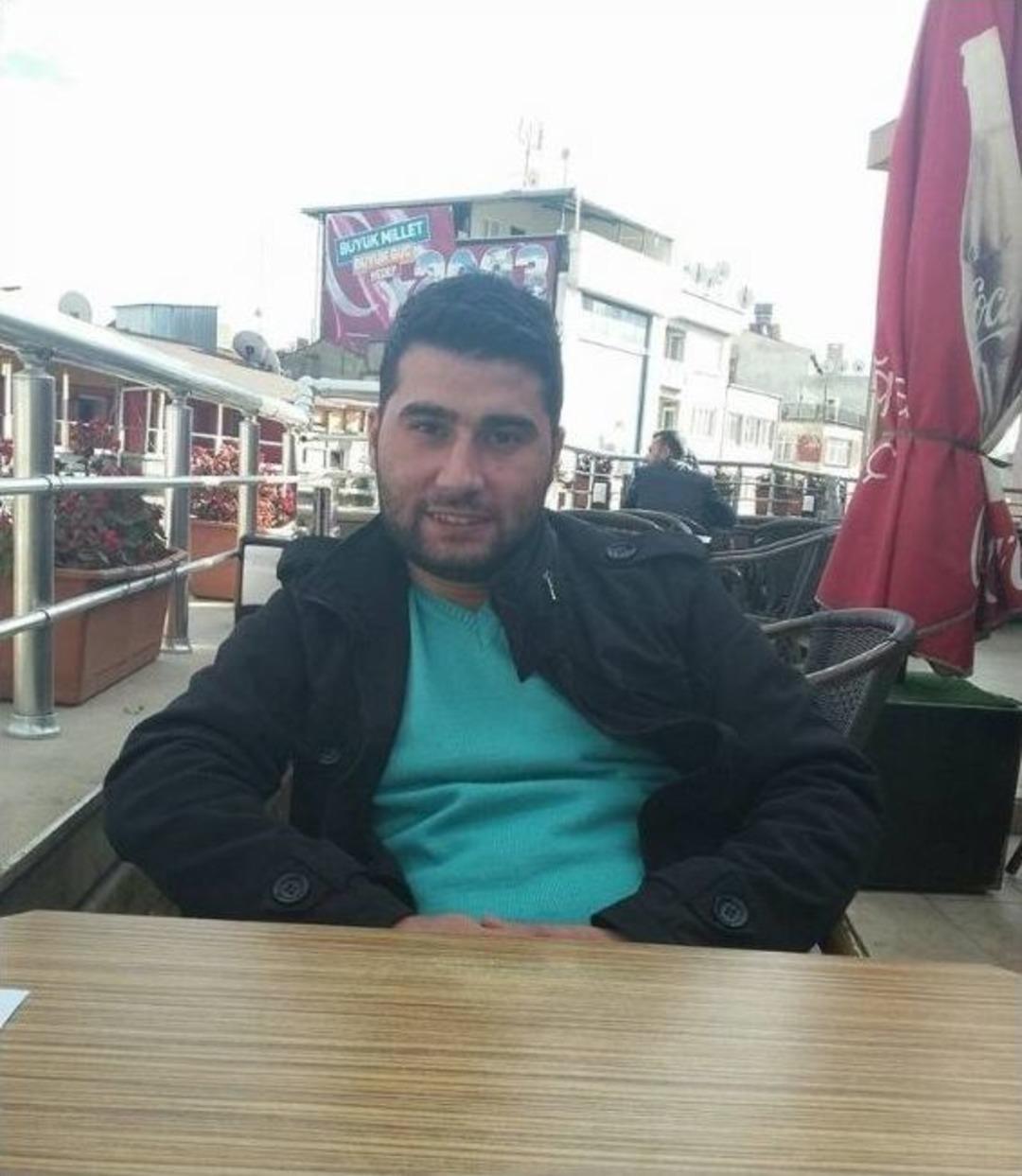 Şehidin Kız Kardeşinden Asker Gibi Karşılama