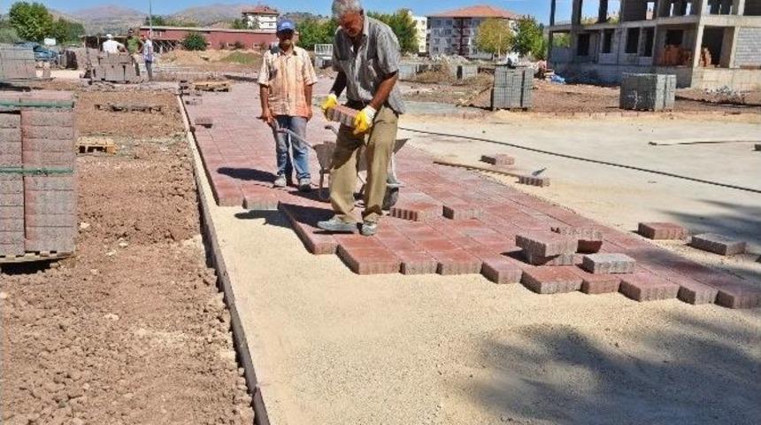 Botanik Parkta Sert Zemin &Ccedil;alışmaları Başladı