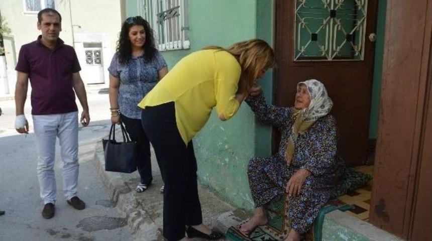 Yunusemre Belediyesi Bayramda Da İhtiya&ccedil; Sahiplerinin Yanında