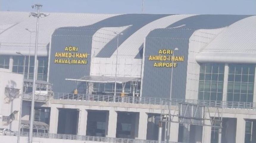 Ahmed-i Hani Havalimanı&rsquo;nda 24 Bin 256 Yolcuya Hizmet Verildi