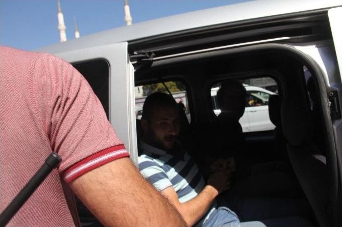 Kuru Sıkı Tabancayla Banka Soymak İsterken Yakalandı