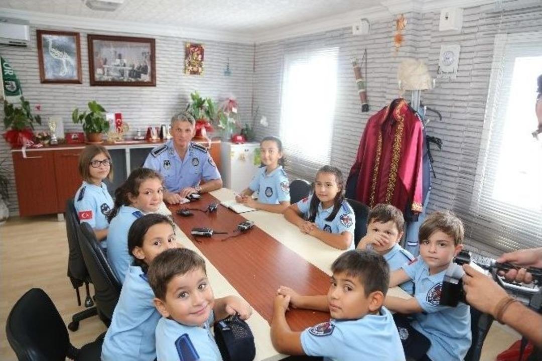 &Ccedil;ocuk Zabıtalar İş Başında