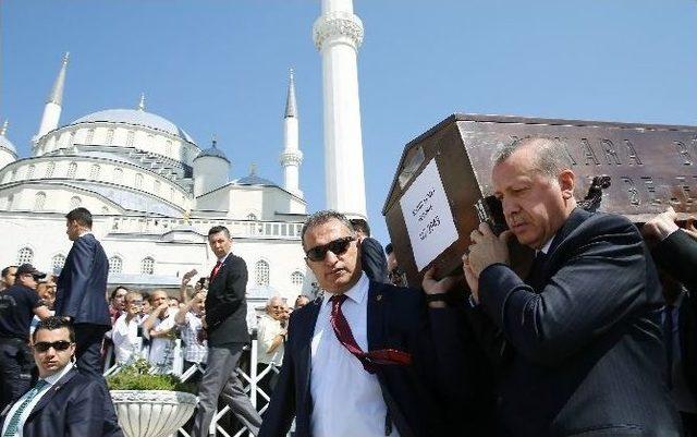 Cumhurbaşkanı Erdoğan, Cuma Namazını Kocatepe Camii’nde Kıldı