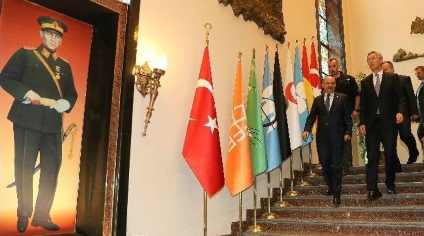 Milli Savunma Bakanı Işık: "suriye Rejiminin Elindeki Balistik F&uuml;ze Mevcudiyeti Bizim İ&ccedil;in Başlı Başına Bir Tehdittir"