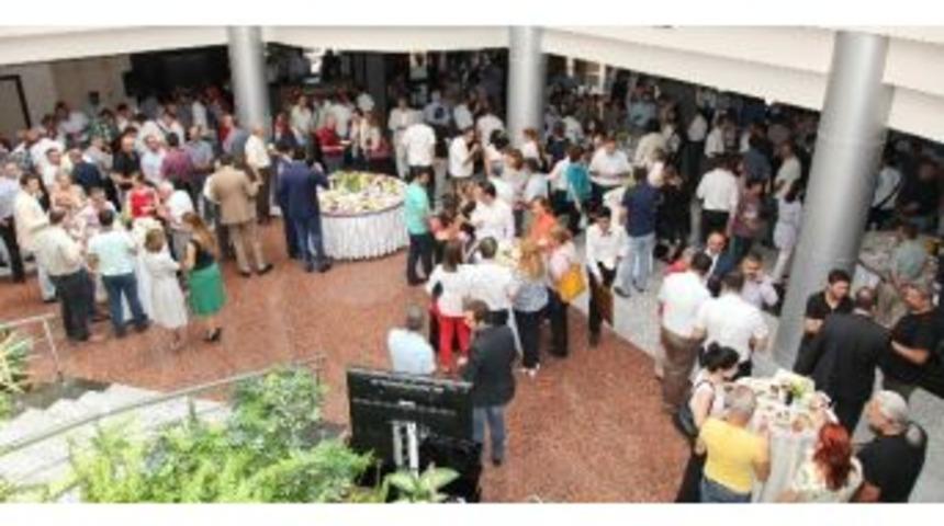 Ga&uuml;n Bayramlaştı