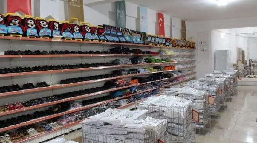 Niğde&rsquo;de 2 Bin 500 &Ouml;ğrenciye Kırtasiye Yardımı