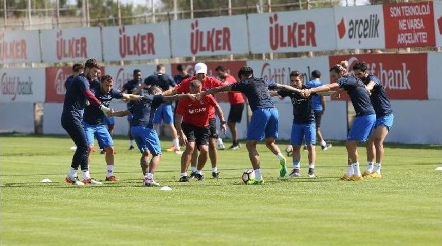 Trabzonspor, Osmanlıspor Ma&ccedil;ı Hazırlıklarını S&uuml;rd&uuml;rd&uuml;