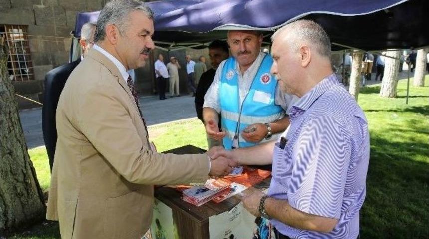 Başkan &Ccedil;elik&rsquo;ten Diyanet&rsquo;e Kurban Bağışı