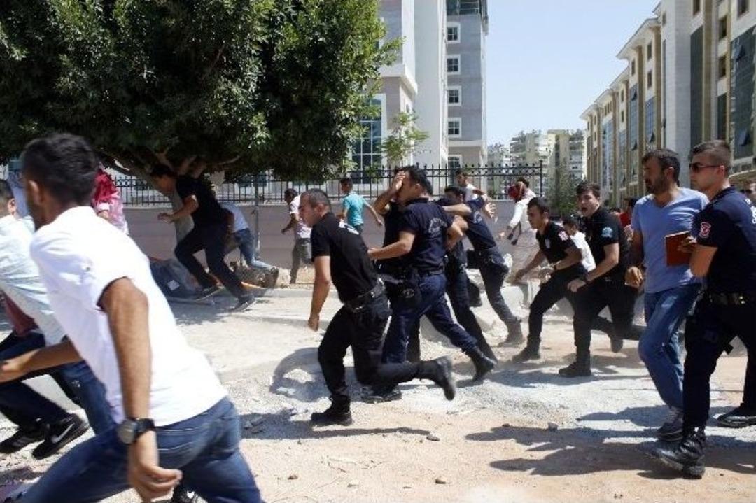 Adliyede Duruşma Sonrası Arbede