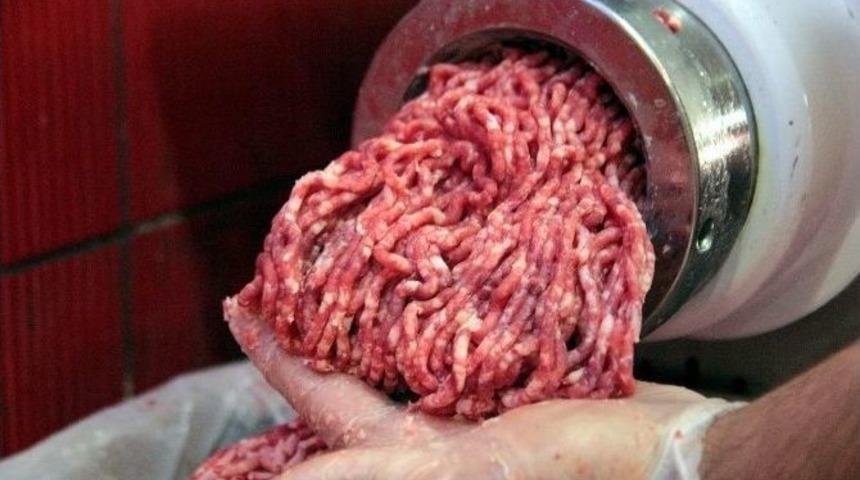 Sokakta Kıyma &Ccedil;ekmenin Cezası 7 Bin 700 Tl