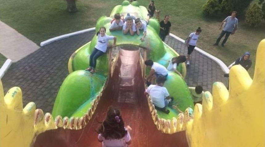 Kartepe Bilgi Evi &Ouml;ğrencileri Harikalar Sahilinde