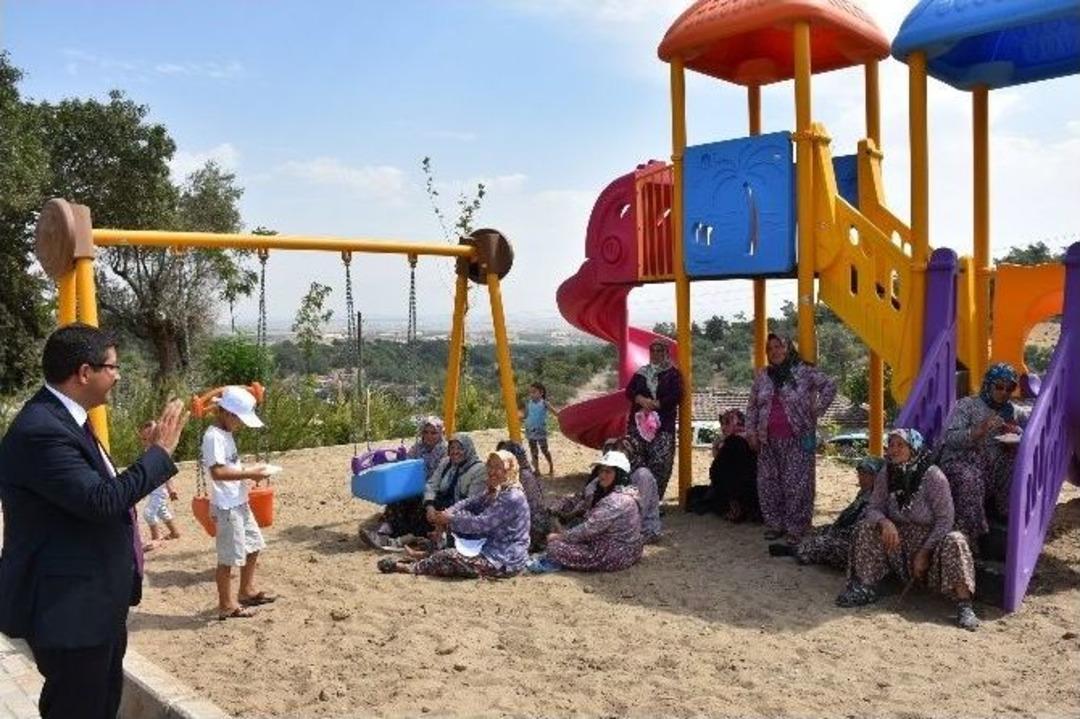 Asırlık &Ccedil;itlembik G&ouml;lgesine Modern Park