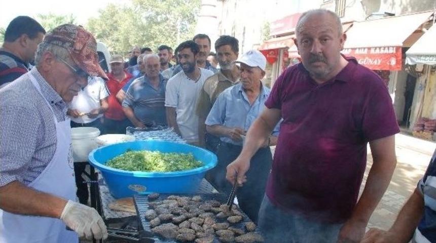 Emekli Oldu, 120 Kilo K&ouml;fte Pişirip Dağıttı