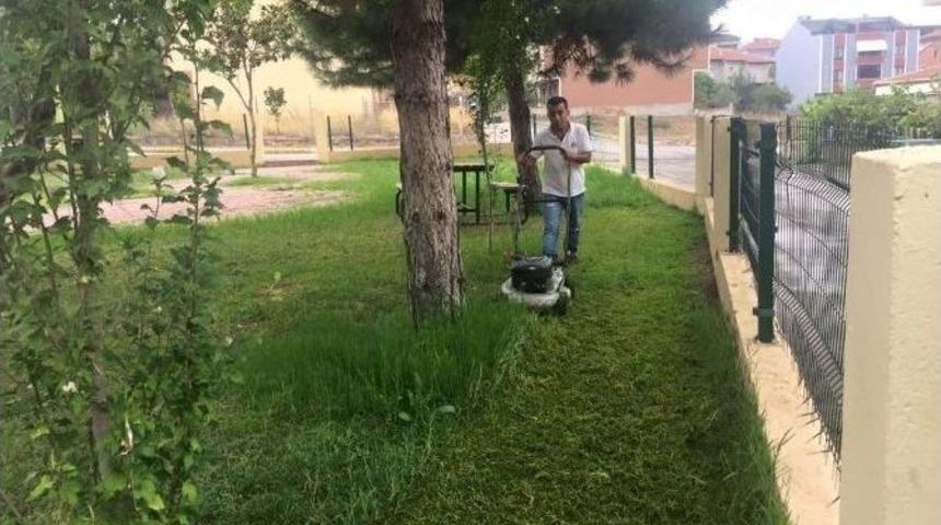 K&ouml;rfez&rsquo;de Park Ve Bah&ccedil;eler Bayrama Hazırlanıyor