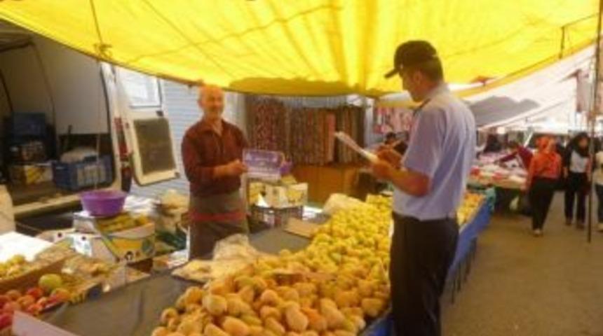 Gebze Zabıtası Pazar Denetimlerini S&uuml;rd&uuml;r&uuml;yor