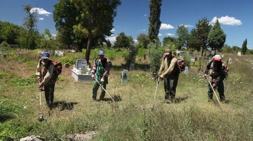 Sakarya&rsquo;daki Mezarlıklar Kurban Bayramına Hazır