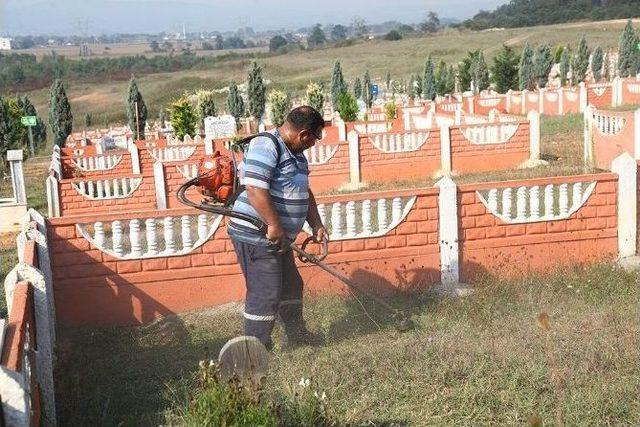 Sakarya’daki Mezarlıklar Kurban Bayramına Hazır