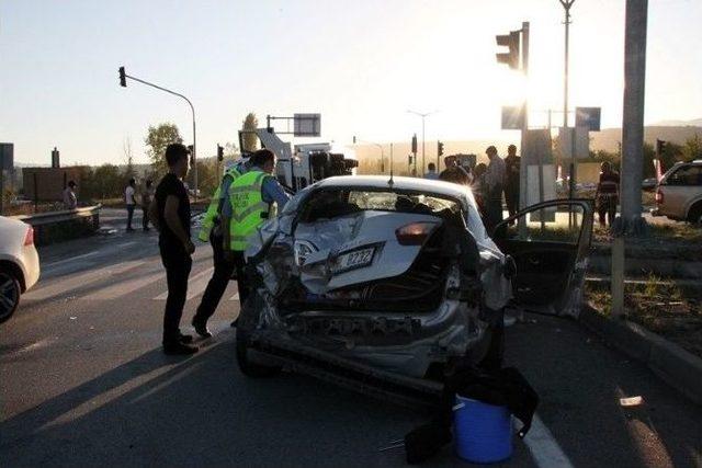 Tosya’da Trafik Kazası: 2 Yaralı