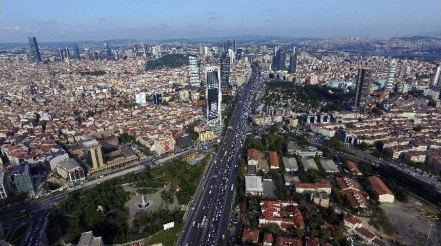 E-5&rsquo;te Yaşanan Bayram Yoğunluğu Havadan G&ouml;r&uuml;nt&uuml;lendi