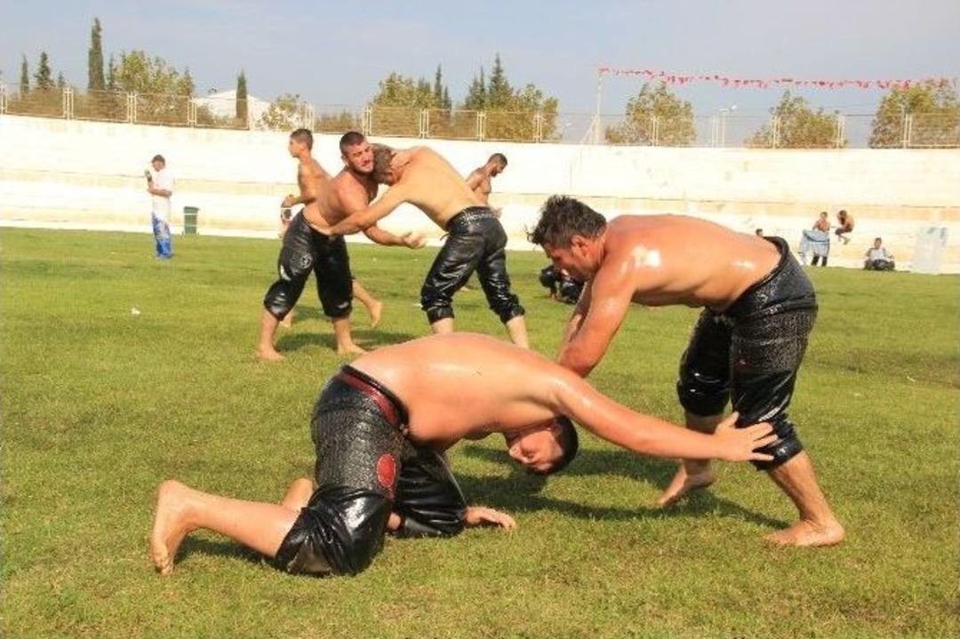 12. Edremit Yağlı Pehlivan G&uuml;reşleri Yapıldı
