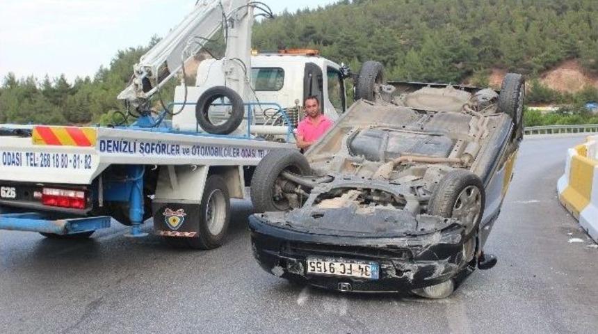 Denizli&rsquo;de Kontrolden &Ccedil;ıkan Ara&ccedil; Takla Attı: 2 Yaralı