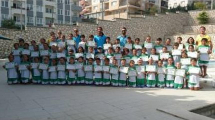 Mudanya&rsquo;da 475 &Ccedil;ocuğun Y&uuml;zme Sevinci