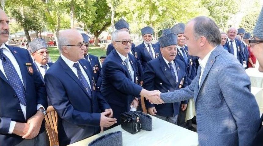 Başkan G&uuml;rlesin&rsquo;den Gazilere Bayram Hediyesi