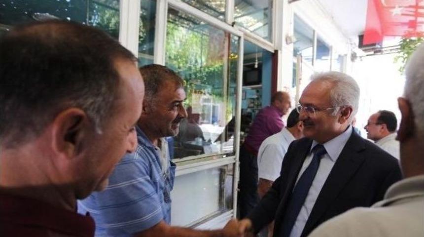 Başkan Başsoy Merkez &Ccedil;arşısı Esnafını Ziyaret Etti