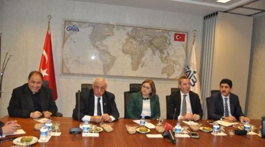 Baklava Ve Fıstık Ambalajını Arıyor