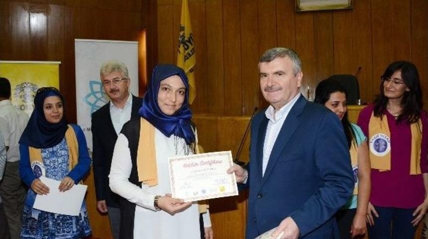 Vakıf İnsan Projesi&rsquo;nde Eğitimcilere Sertifikaları Verildi