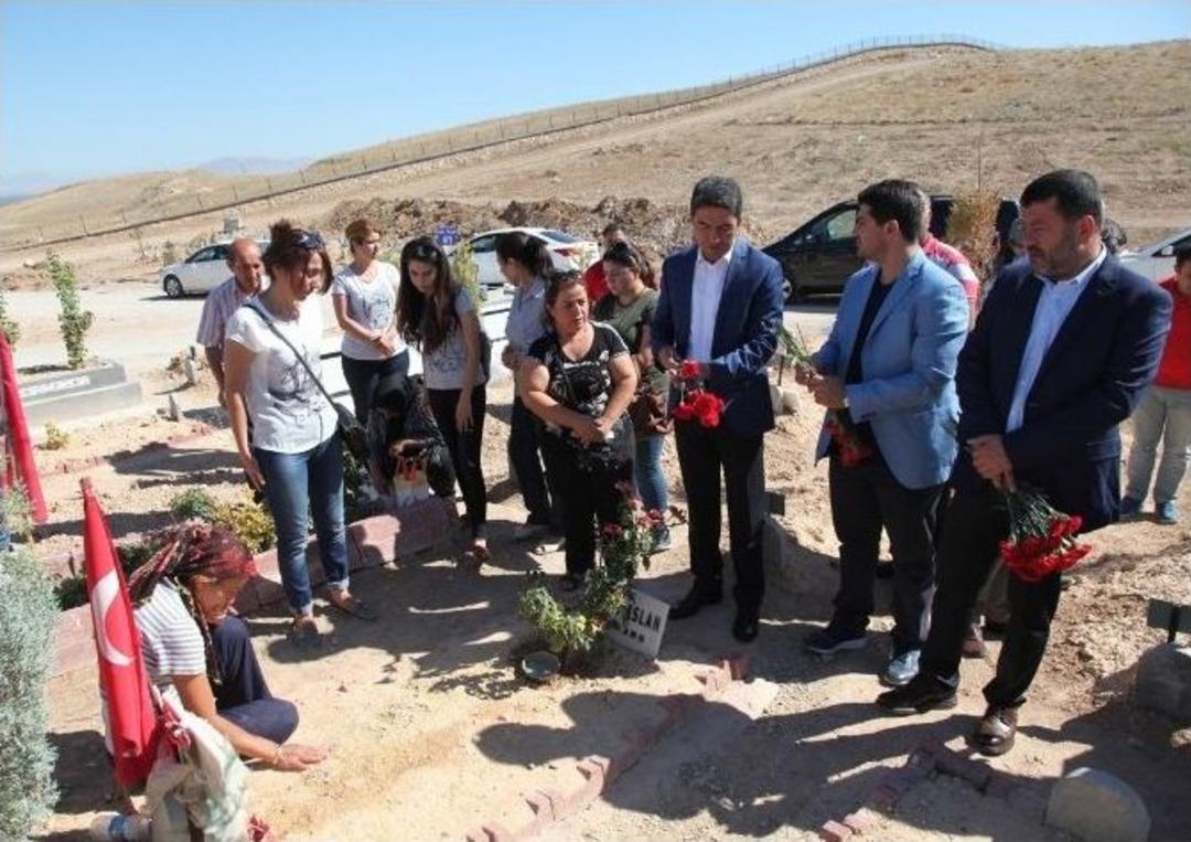 Ankara&rsquo;da 10 Ekim&rsquo;deki Patlamada &Ouml;lenler Anıldı